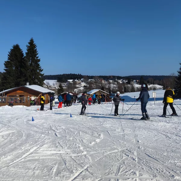 Unsere Skischule Thüringen direkt neben unserem Ferienhaus